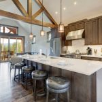 Amazing,Modern,And,Rustic,Luxury,Kitchen,With,Vaulted,Ceiling,And