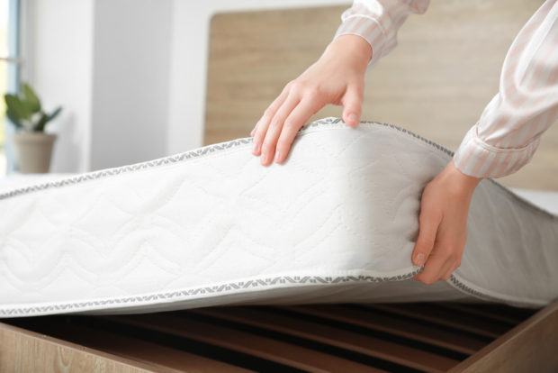 5 Signs It’s Time to Replace Your Mattress – And What to Look for in a New One